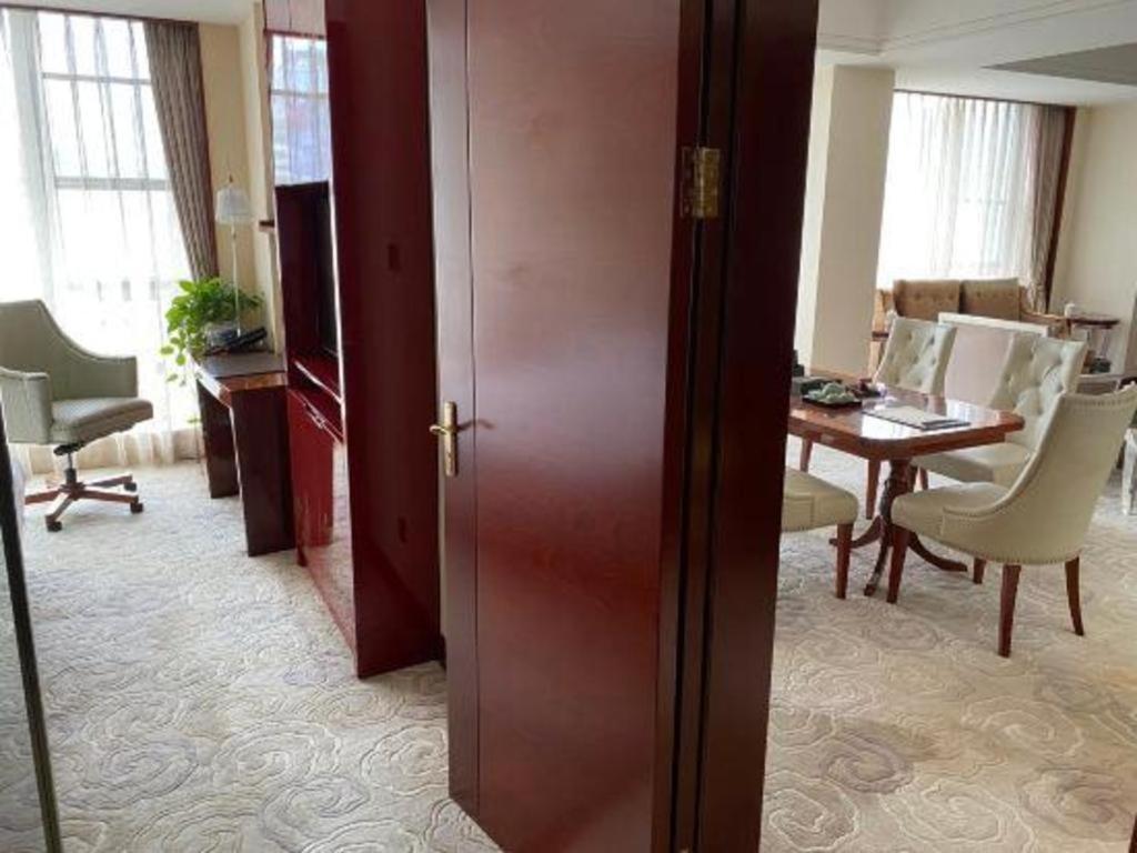 Jinan Silver Plaza Quancheng Hotel Buitenkant foto